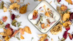 nến thơm hoa khô